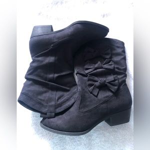Non stretch Black suede fashion boots by Kenzie girl. Size 8.5. NEVER WORN!!!